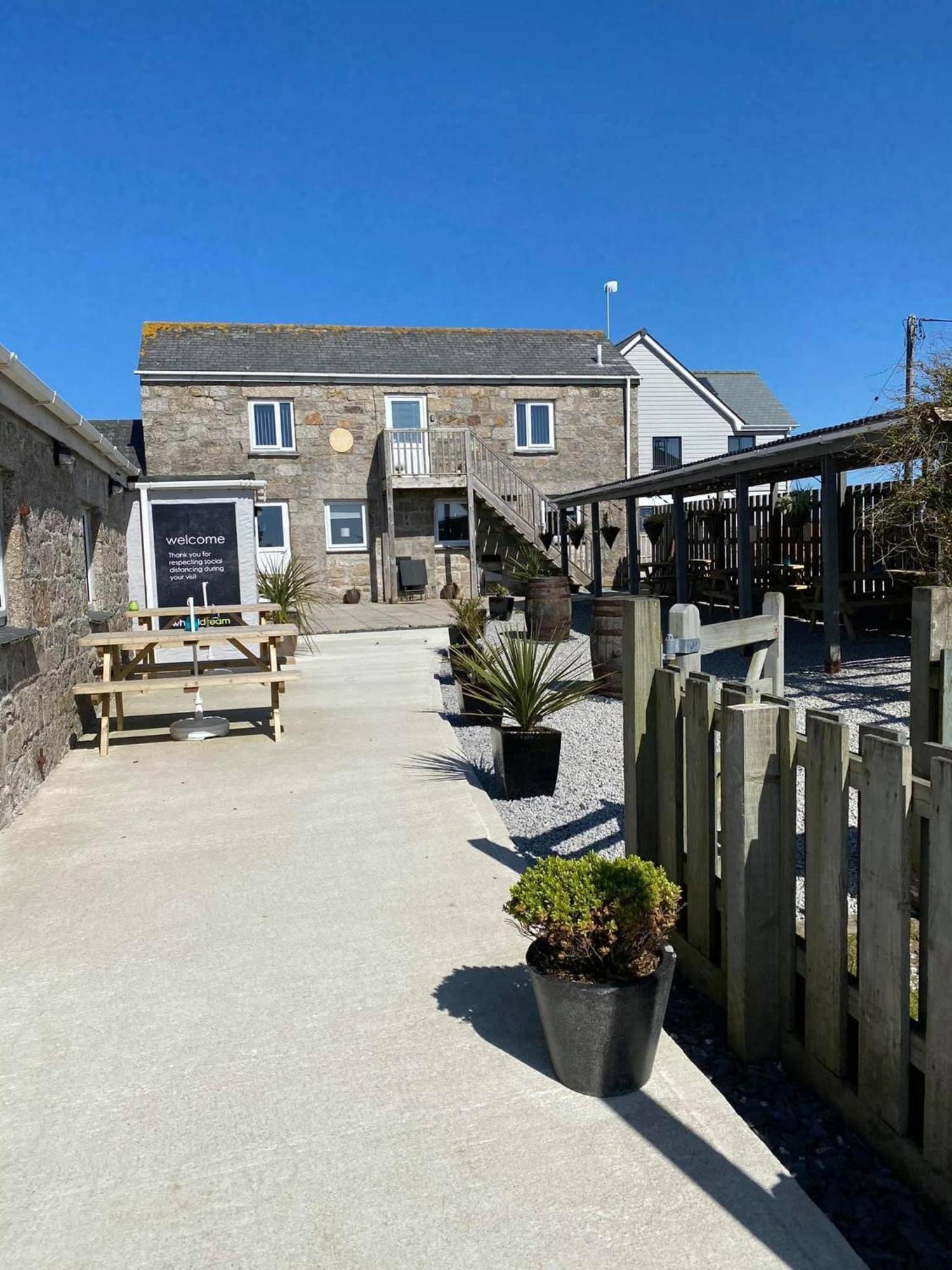 Bushwood-Beautifully Fitted Wooden Lodge Helston Cornwall Extérieur photo